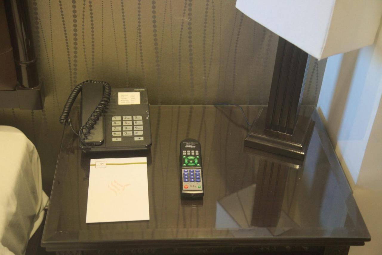 Savoey Hotel ラホール エクステリア 写真