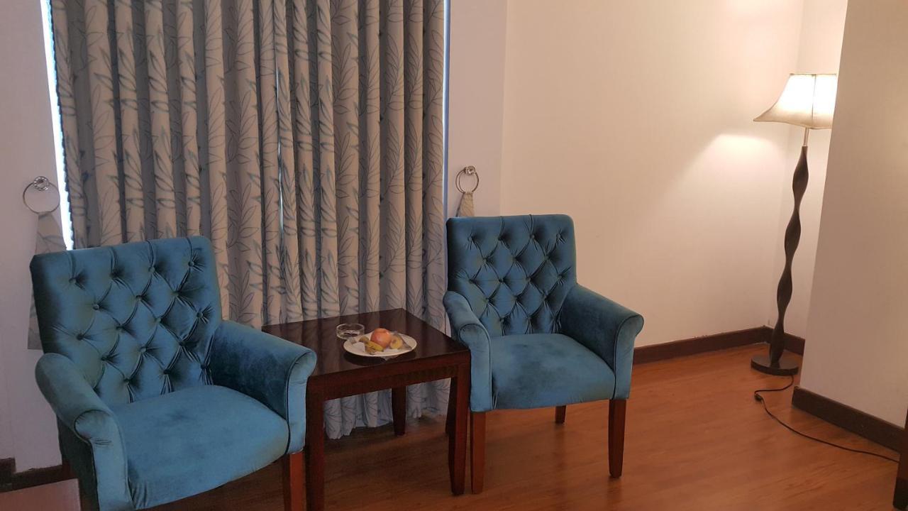 Savoey Hotel ラホール エクステリア 写真