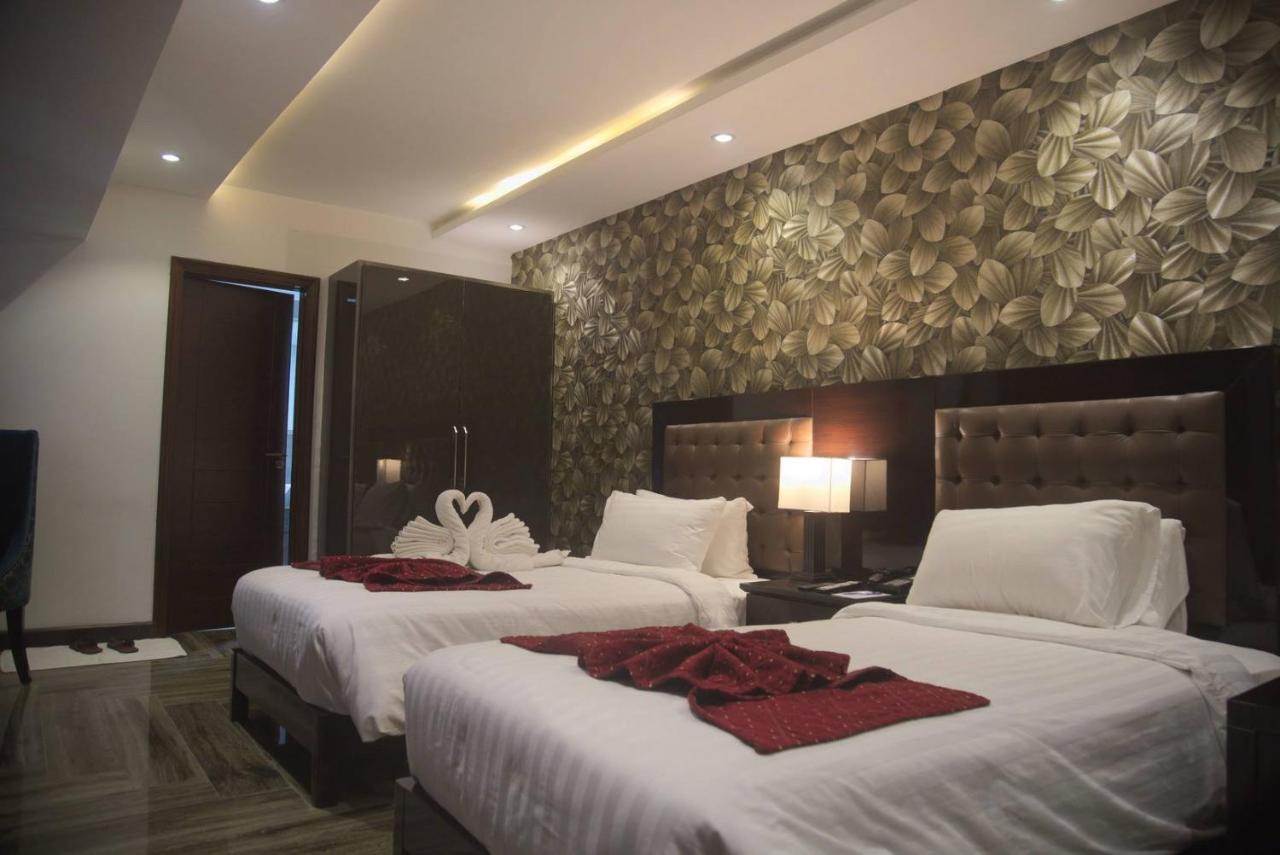Savoey Hotel ラホール エクステリア 写真