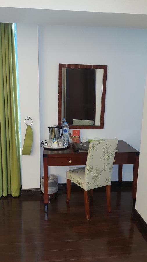 Savoey Hotel ラホール エクステリア 写真
